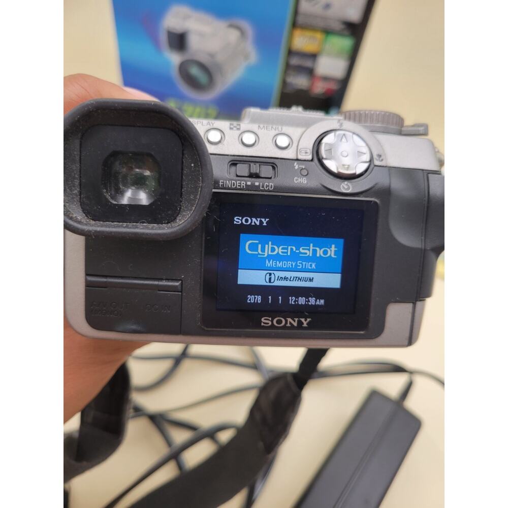 Sony Cyber-shot DSC-F707 Digital Camera 5.0MP Carl Zeiss NightShot Swivel Box - Picture 4 of 16